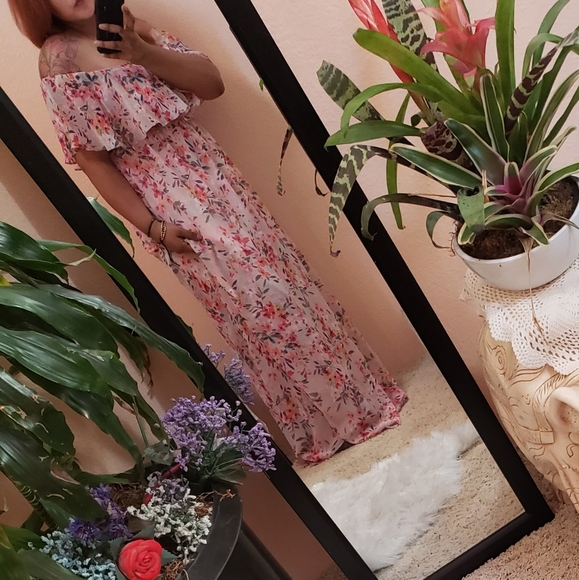 Silky Flower Print Off Shoulder Maxi Boutique Elegant Multiple Sizes Available - Picture 4 of 5